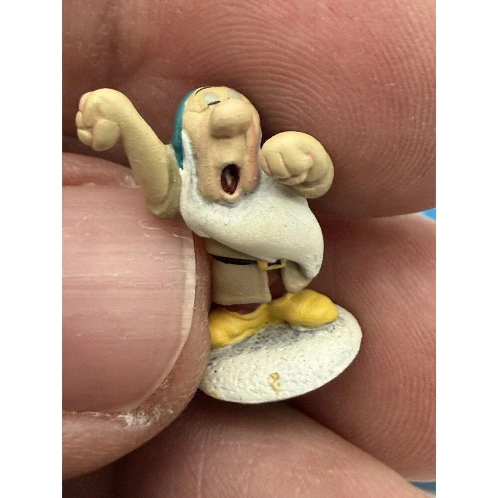 WDCC Enchanted Places Sleepy Dwarf Miniature Disney's Snow White Box Figurine